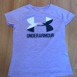 Girls under armour shirt sz ysm